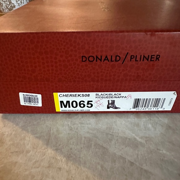 Donald J Pliner Women Cherie Suede Leather Booties Ankle Boot Black 6.5 NEW $238 - Picture 7 of 7